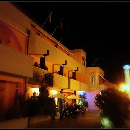 Hotel Mistral Marina di Campo Eksteriør billede