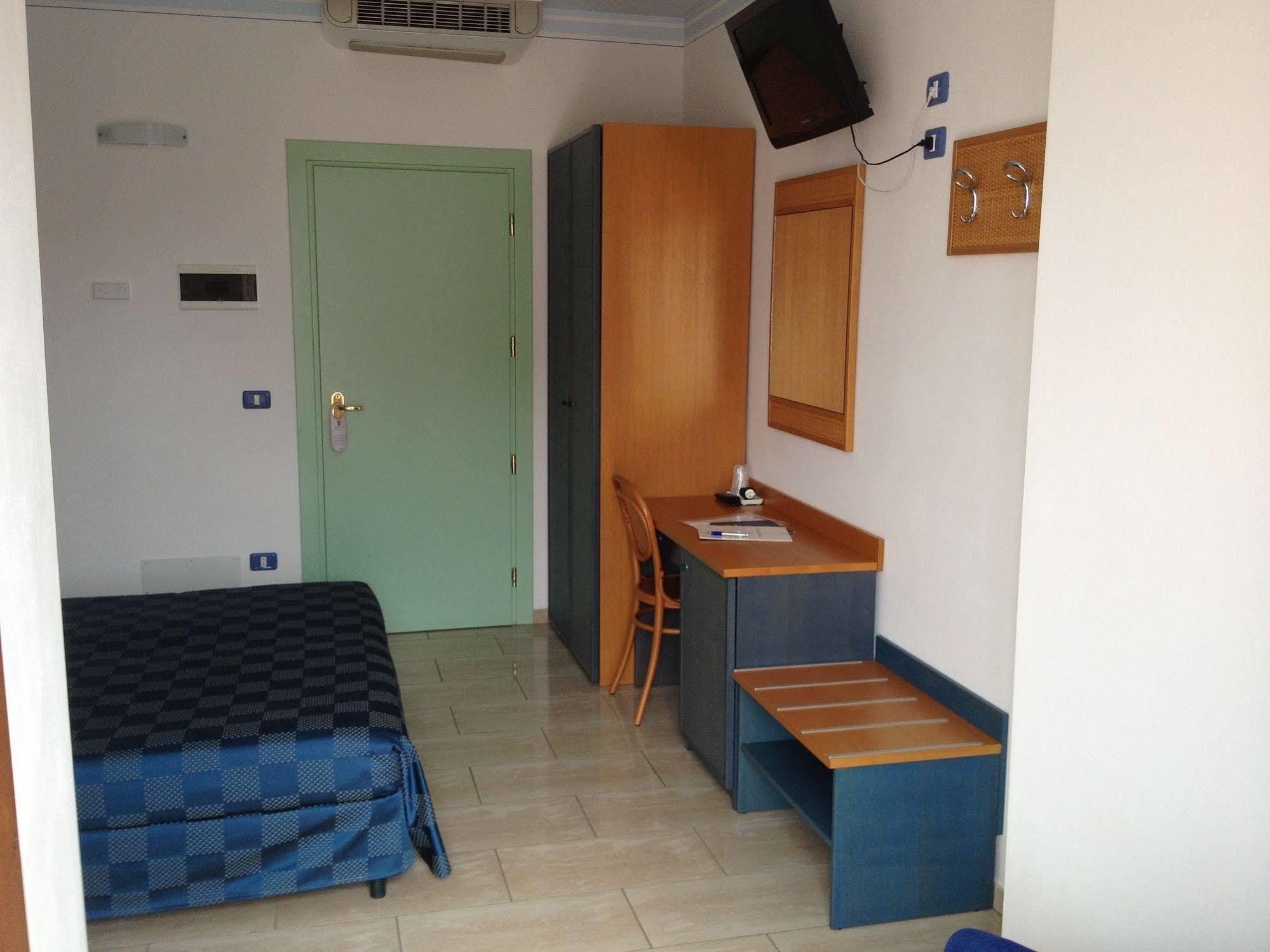 Hotel Mistral Marina di Campo Eksteriør billede