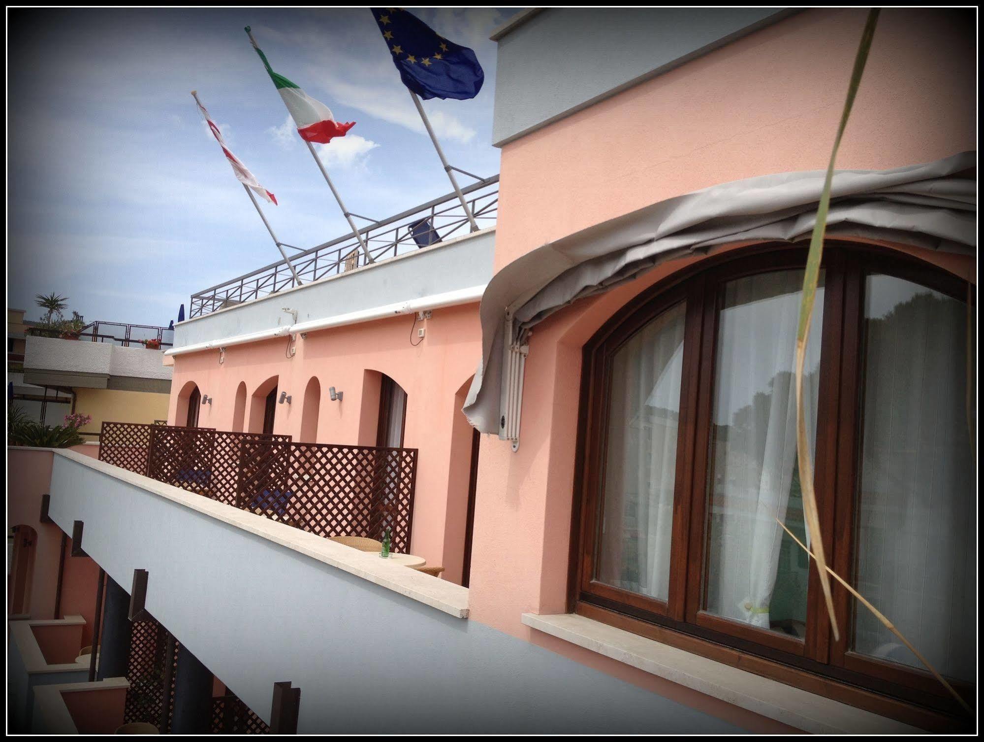 Hotel Mistral Marina di Campo Eksteriør billede