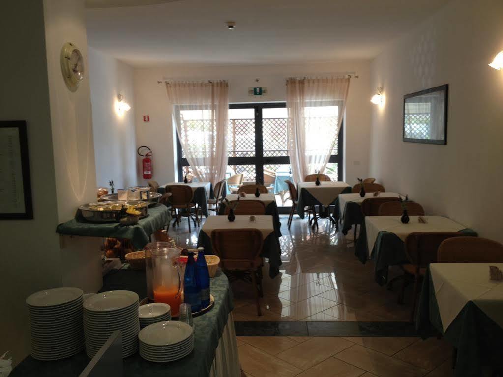 Hotel Mistral Marina di Campo Eksteriør billede