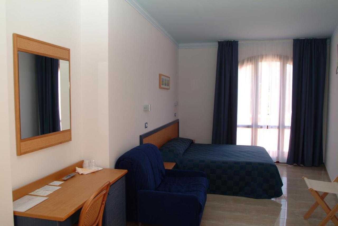 Hotel Mistral Marina di Campo Eksteriør billede